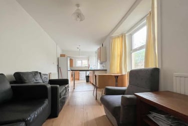 5 bed house, Cathays, Cardiff, CF244DB - Image 2
