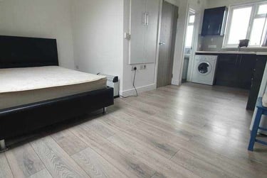 1 bed studio, 4, 25, Cathays, Cardiff, CF244ES - Image 3