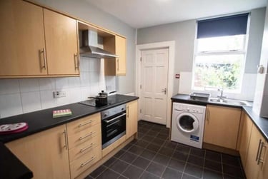 6 bed house, Hoole Road, St Vincents Quarter, Sheffield, S105BH - Image 3