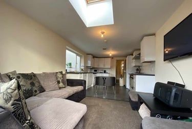 7 bed house, Cathays, Plasnewydd, Cardiff, CF244BR - Image 1