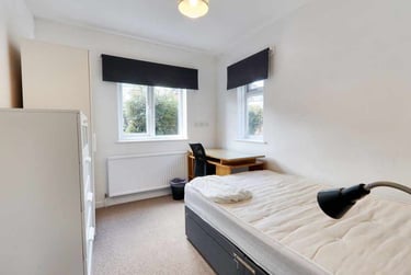 6 bed house, Tresillian Gardens, Mount Pleasant, Exeter, EX47AJ - Image 13