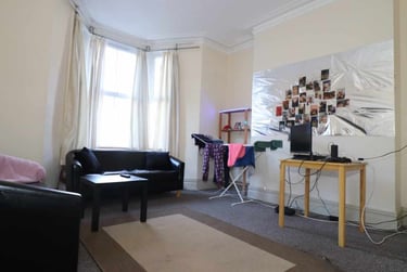 5 bed house, Cathays, Plasnewydd, Cardiff, CF244AU - Image 1