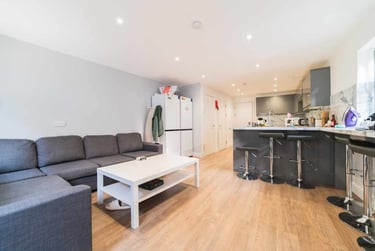 6 bed house, Roath, Plasnewydd, Cardiff, CF243DB - Image 1