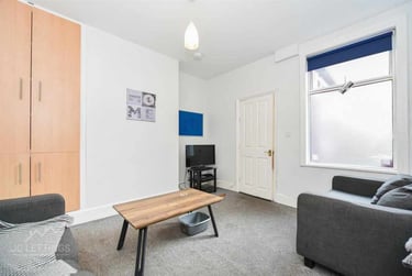 3 bed house, Stalker Lees Road, Sharrow, Sheffield, S118NR - Image 1