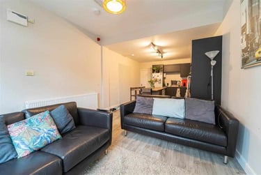 5 bed house, Selly Hill Road, Selly Park, Birmingham, B297DL - Image 2