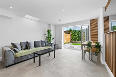 6 bed house, Cathays, Plasnewydd, Cardiff, CF244DH - Image 1