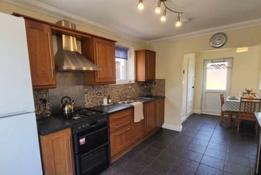 4 bed house, Wycliffe Road, Earlham, Norwich, NR47DX - Image 2