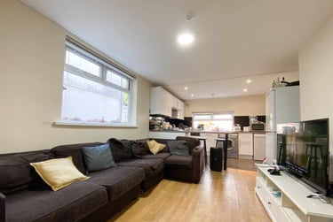 6 bed house, Cathays, Plasnewydd, Cardiff, CF244AQ - Image 1