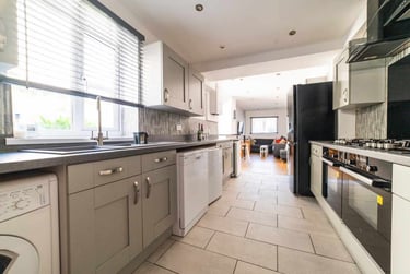 7 bed house, Cathays, Cardiff, CF244DB - Image 3