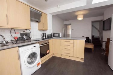 4 bed house, Dawlish Road, Selly Park, Birmingham, B297AF - Image 2