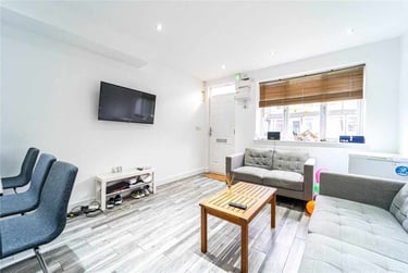 5 bed house, Rose Cottages, Hubert Road, Selly Park, Birmingham, B296EF - Image 2