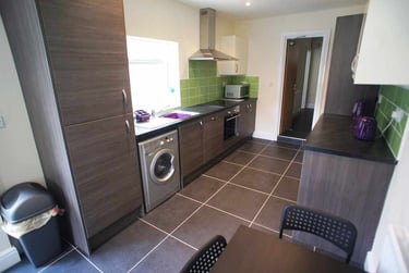 6 bed house, Cathays, Cardiff, CF244HT - Image 2
