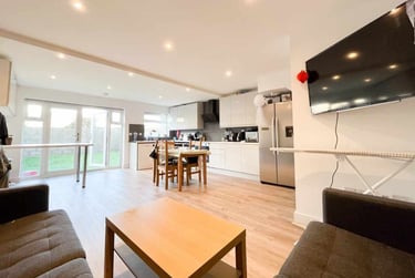 6 bed house, Cathays, Plasnewydd, Cardiff, CF244BN - Image 1