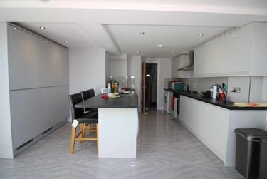 6 bed house, Cathays, Cardiff, CF244JL - Image 3