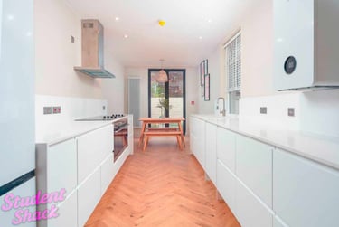 8 bed house, Ruskin Avenue, Rusholme, Manchester, M144DQ - Image 1