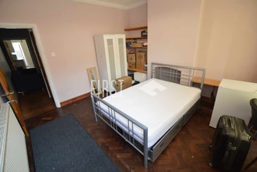 3 bed house, Knighton Fields Road East, Knighton, Leicester, LE26DQ - Image 4