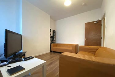 4 bed house, Roath, Plasnewydd, Cardiff, CF244TY - Image 2