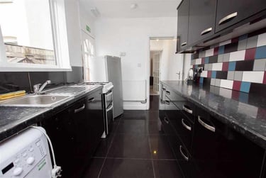 6 bed house, Gristhorpe Road, Stirchley, Birmingham, B297SL - Image 3
