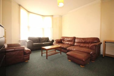 6 bed house, Cathays, Cardiff, CF103EF - Image 1