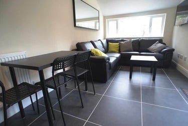 6 bed house, Cathays, Cardiff, CF244HT - Image 3