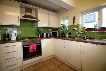 5 bed house, Cathays, Cardiff, CF244QB - Image 2