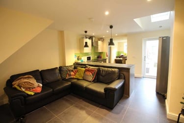 5 bed house, Cathays, Cardiff, CF244JP - Image 2