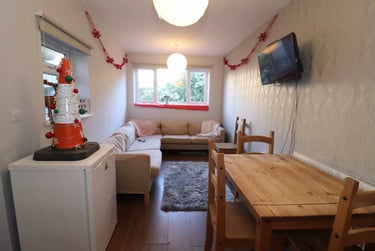 7 bed house, Cathays, Cardiff, CF244NX - Image 1