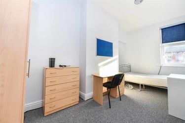 3 bed flat, Ecclesall Road, Sharrow, Sheffield, S118PE - Image 4