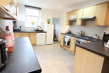 6 bed house, Roath, Cathays, Cardiff, CF244RP - Image 1