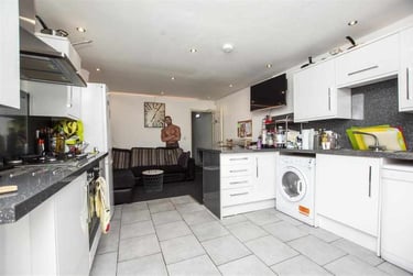 7 bed house, Tiverton Road, Selly Park, Birmingham, B296BY - Image 3