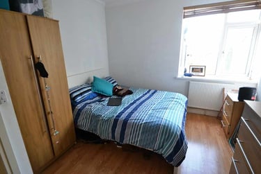 1 bed flat, Roath, Plasnewydd, Cardiff, CF243PT - Image 3