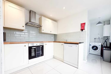 5 bed house, Cathays, Cardiff, CF244BU - Image 2