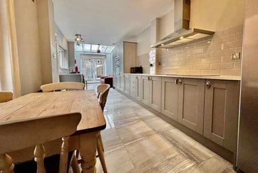 6 bed house, College Road, City Centre, Norwich, NR23JP - Image 1