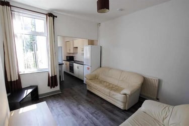 2 bed house, Lottie Road, Selly Park, Birmingham, B296JY - Image 1