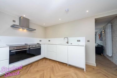 7 bed house, Acomb Street, Rusholme, Manchester, M144DF - Image 2