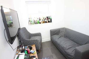 6 bed house, Cathays, Cardiff, CF244LN - Image 3