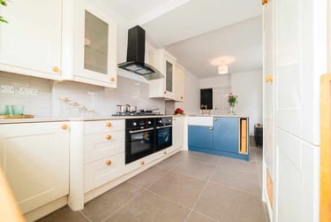 5 bed house, Cathays, Cardiff, CF244JW - Image 2