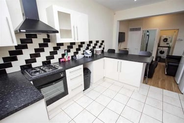 6 bed house, Tiverton Road, Selly Park, Birmingham, B296BY - Image 3
