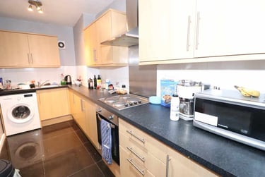 3 bed house, Cathays, Cardiff, CF244BZ - Image 1