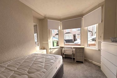 4 bed house, Treforest, Pontypridd, CF371RU - Image 6