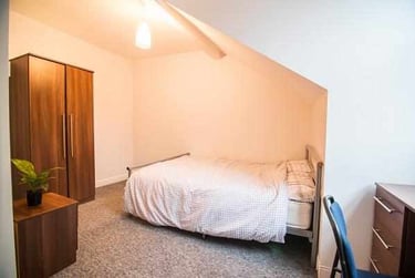 3 bed flat, Ecclesall Road, Sharrowvale, Sheffield, S118PG - Image 12