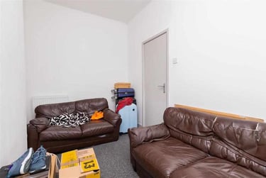 3 bed house, Milner Road, Selly Park, Birmingham, B297RQ - Image 2