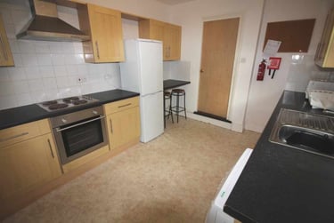 4 bed house, Cathays, Cardiff, CF244ES - Image 2