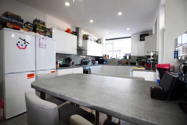 5 bed house, Heath, Gabalfa, Cardiff, CF143PQ - Image 2