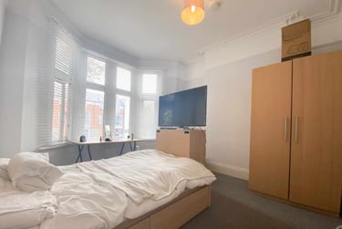 5 bed house, Cathays, Cardiff, CF244HW - Image 4
