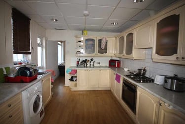 5 bed house, Cathays, Cardiff, CF244QD - Image 2