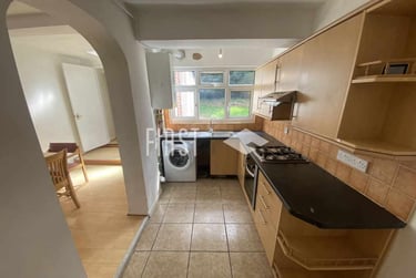 4 bed house, Stanfell Road, Knighton, Leicester, LE23GD - Image 3