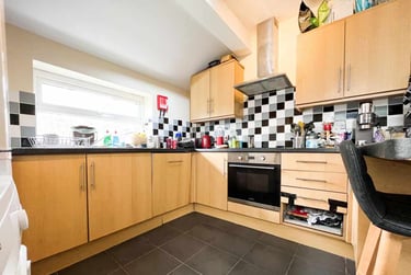 5 bed house, Cathays, Cardiff, CF244QL - Image 2