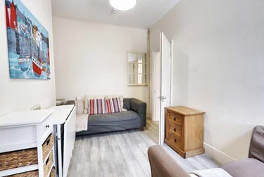 5 bed house, Longbrook Street, St Sidwells, Exeter, EX46AW - Image 4