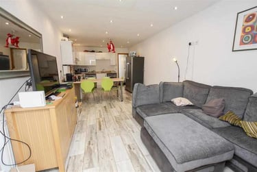 5 bed house, Hubert Road, Selly Park, Birmingham, B296EP - Image 1